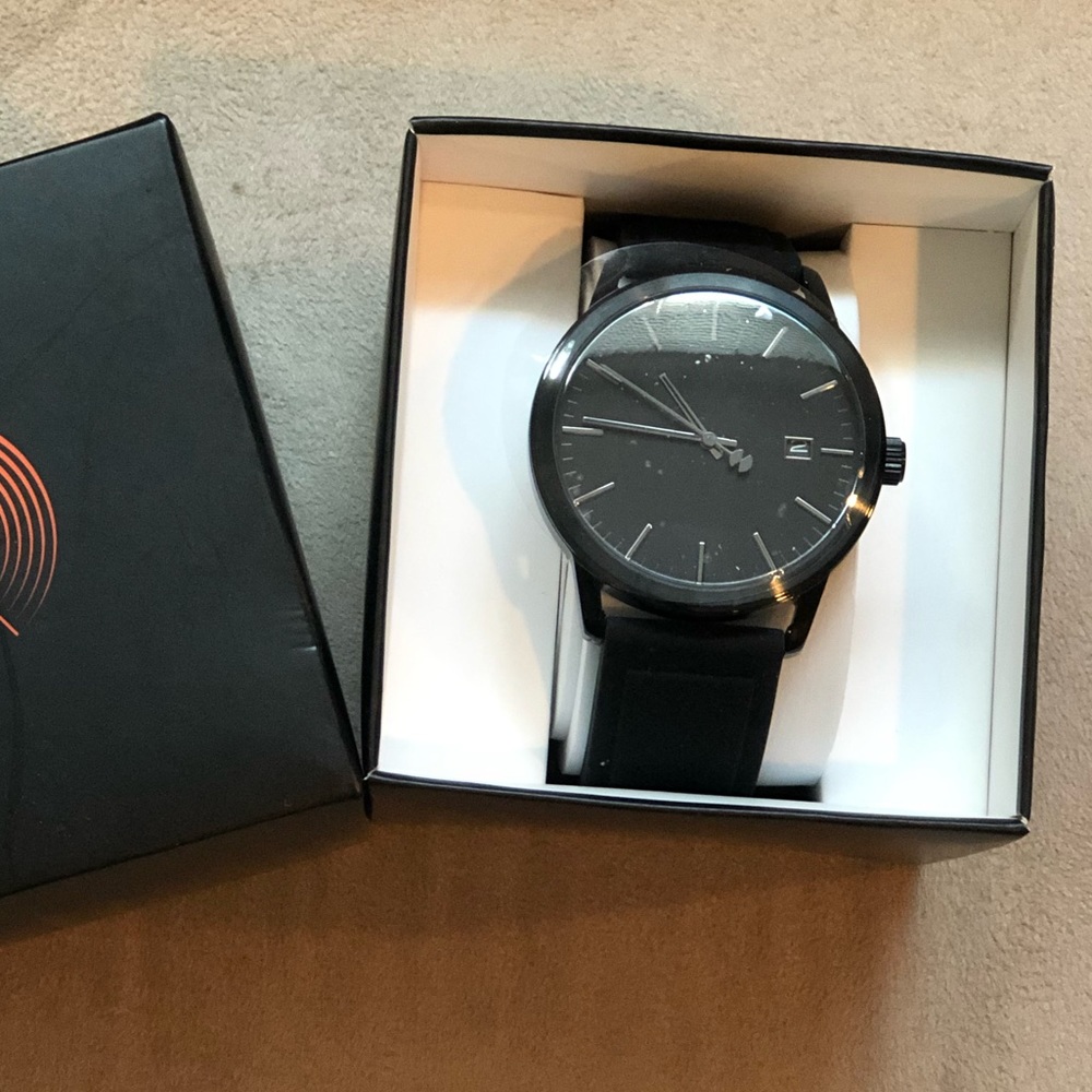 Men’s Watch - Picture 4 of 4